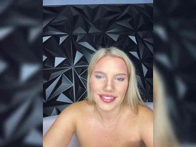 LYALYAtop webcam