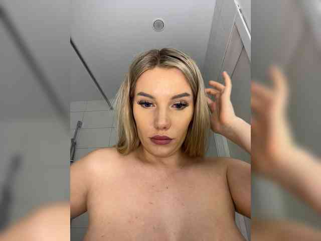 LYALYAtop webcam
