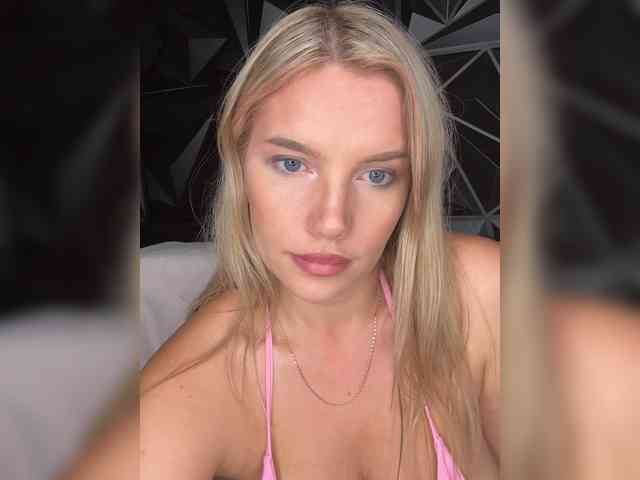 LYALYAtop webcam