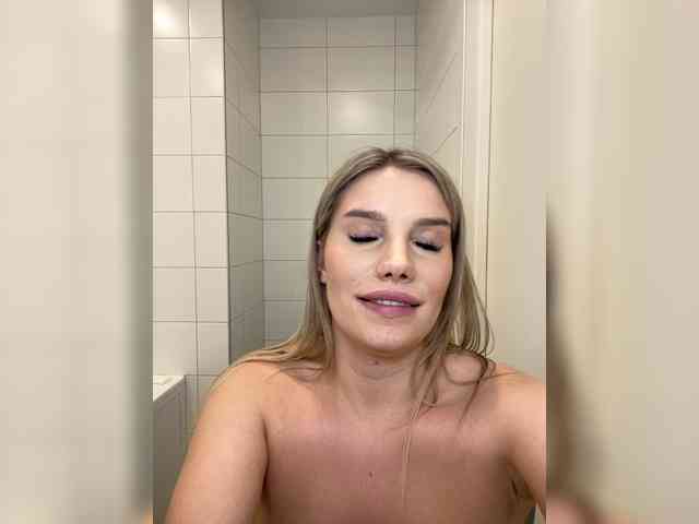 LYALYAtop webcam