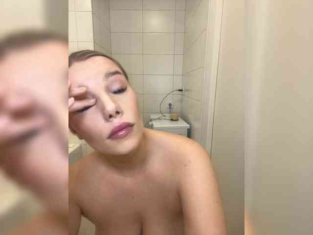 LYALYAtop webcam