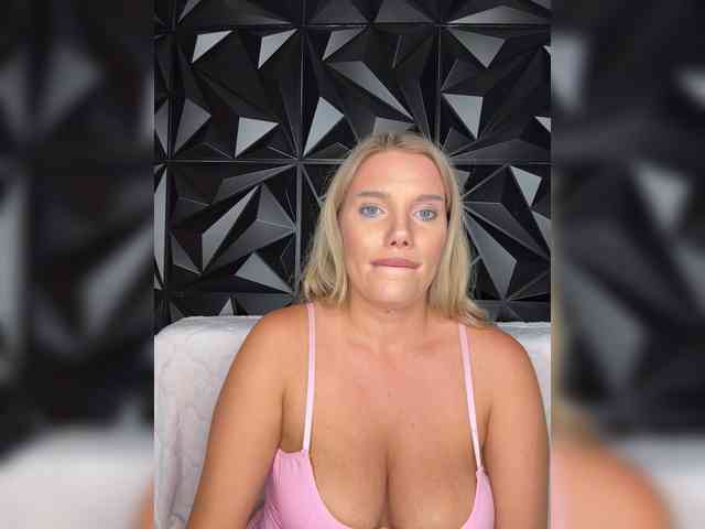 LYALYAtop webcam