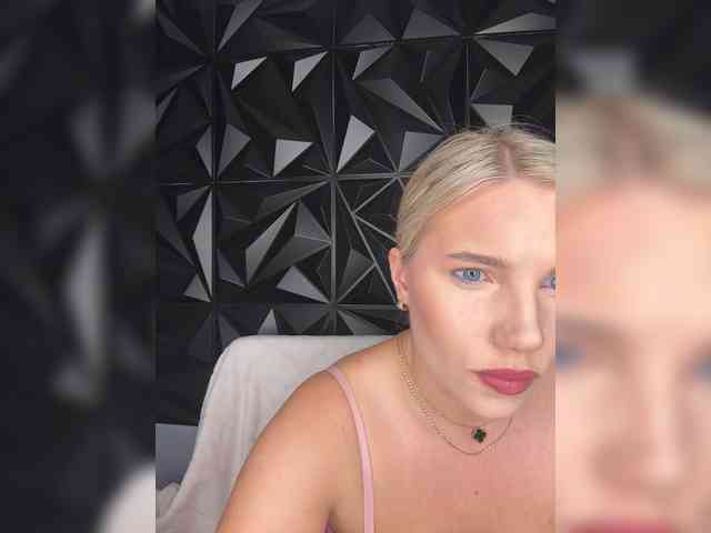 LYALYAtop webcam