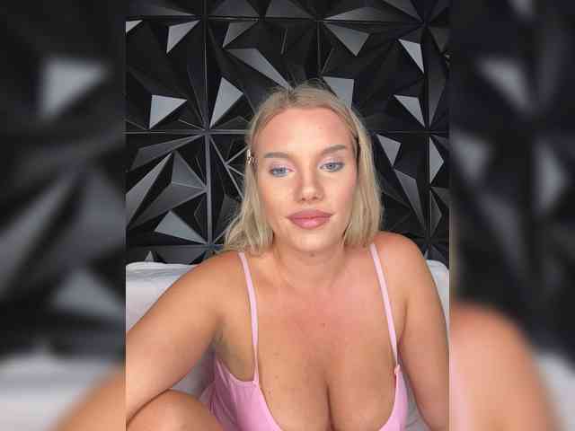 LYALYAtop webcam