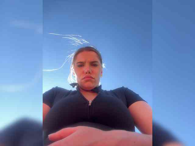 LYALYAtop webcam
