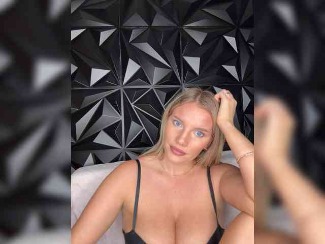 LYALYAtop webcam