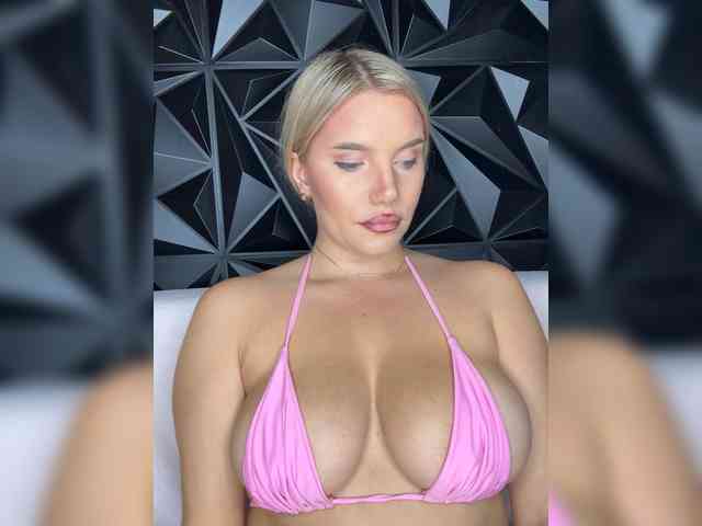 LYALYAtop webcam