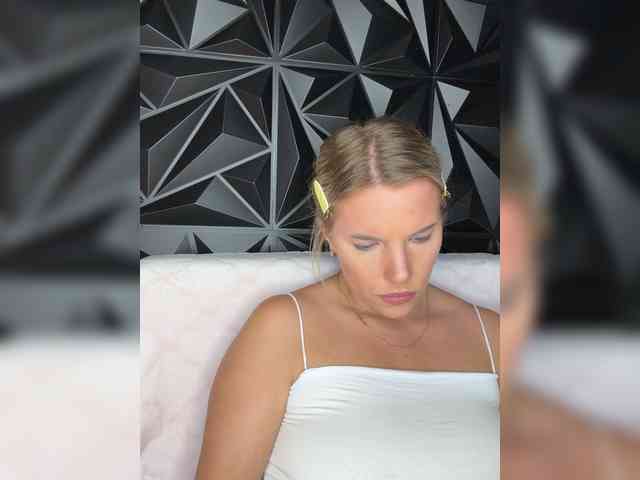 LYALYAtop webcam