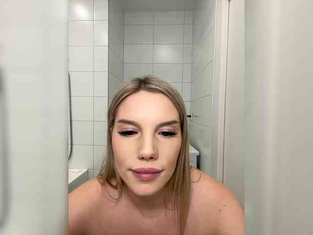 LYALYAtop webcam