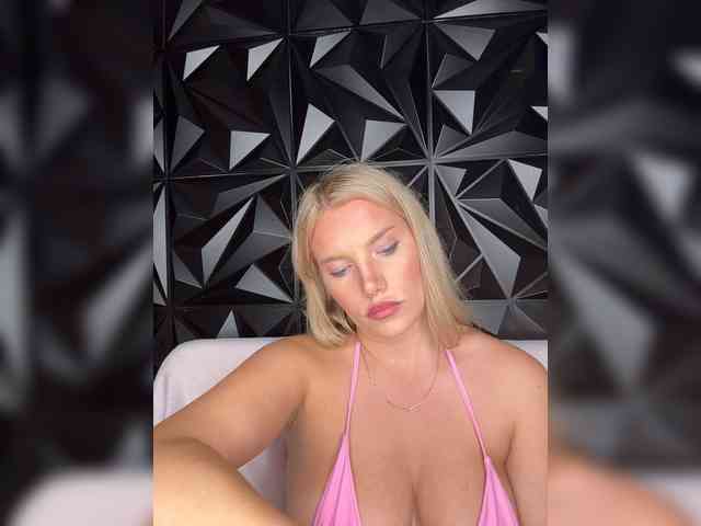 LYALYAtop webcam
