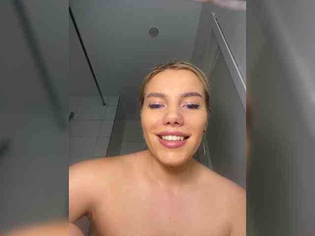 LYALYAtop webcam