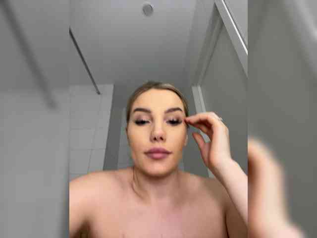 LYALYAtop webcam