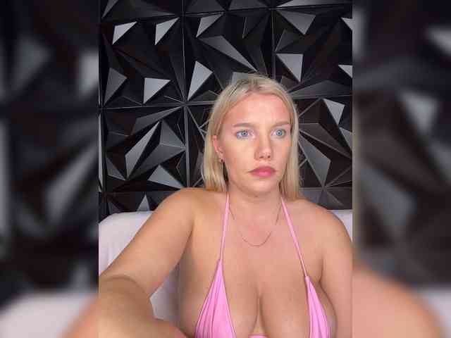 LYALYAtop webcam