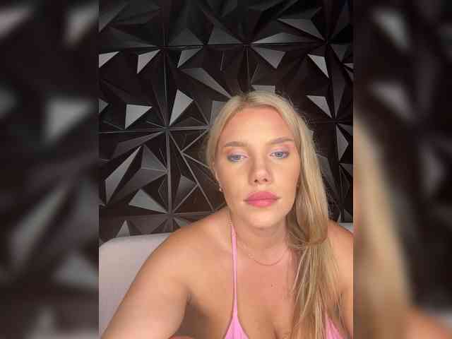 LYALYAtop webcam