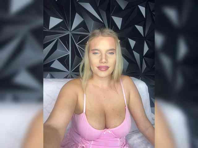 LYALYAtop webcam