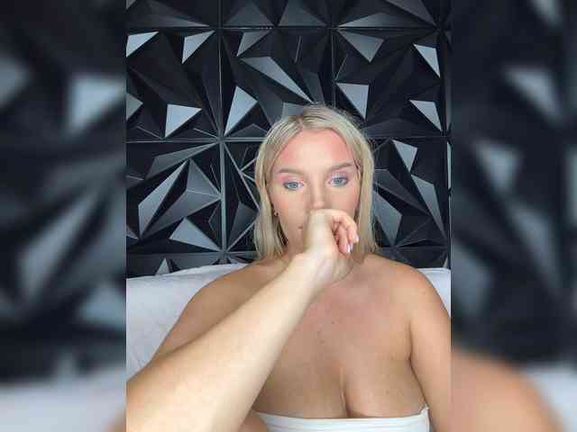 LYALYAtop webcam