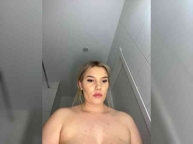 LYALYAtop webcam