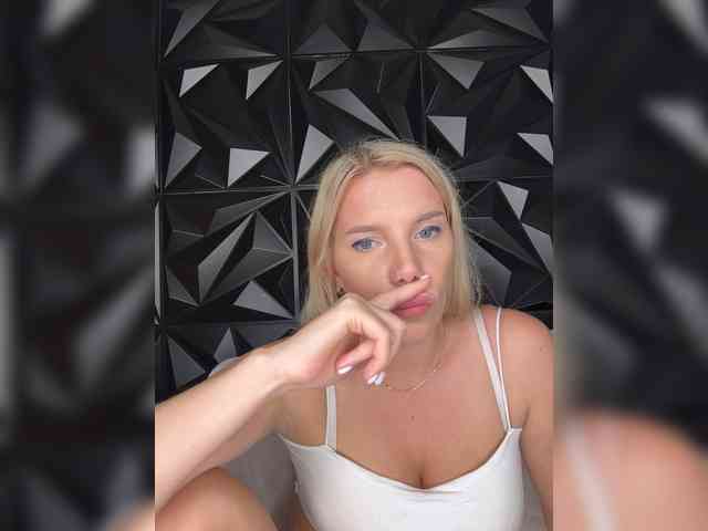LYALYAtop webcam