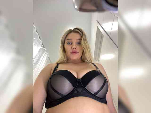LYALYAtop webcam