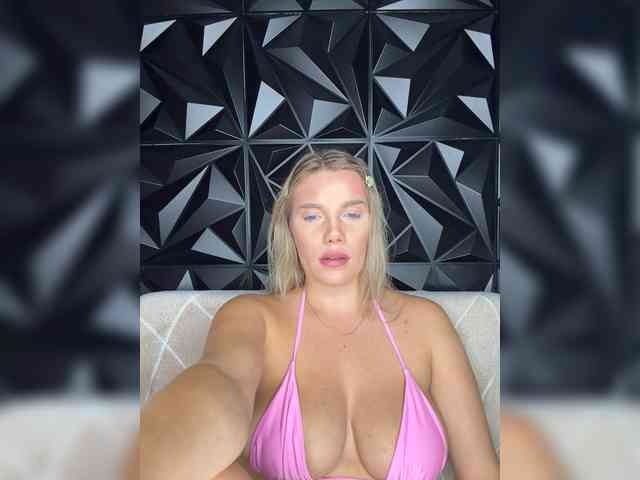 LYALYAtop webcam