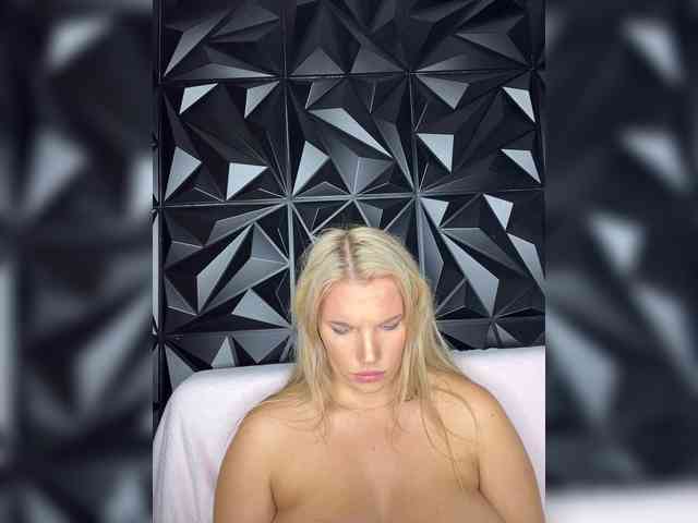 LYALYAtop webcam