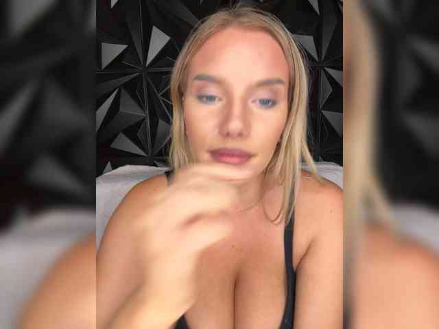LYALYAtop webcam
