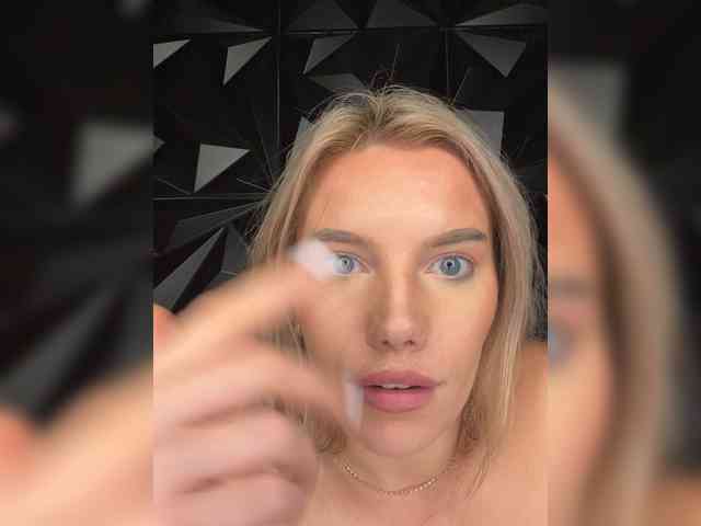 LYALYAtop webcam