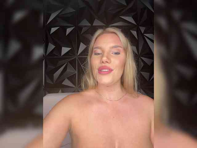LYALYAtop webcam