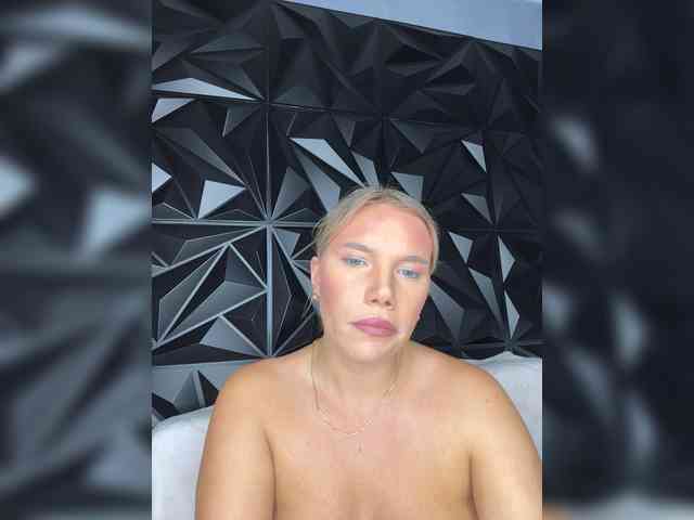 LYALYAtop webcam