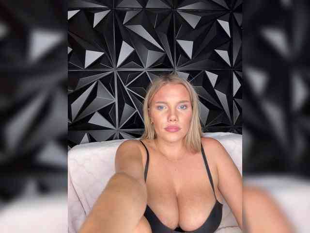 LYALYAtop webcam