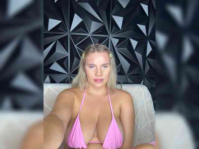 LYALYAtop webcam