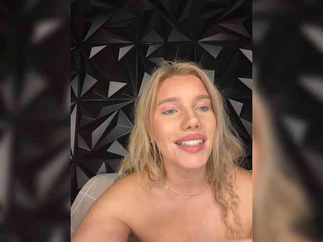 LYALYAtop webcam