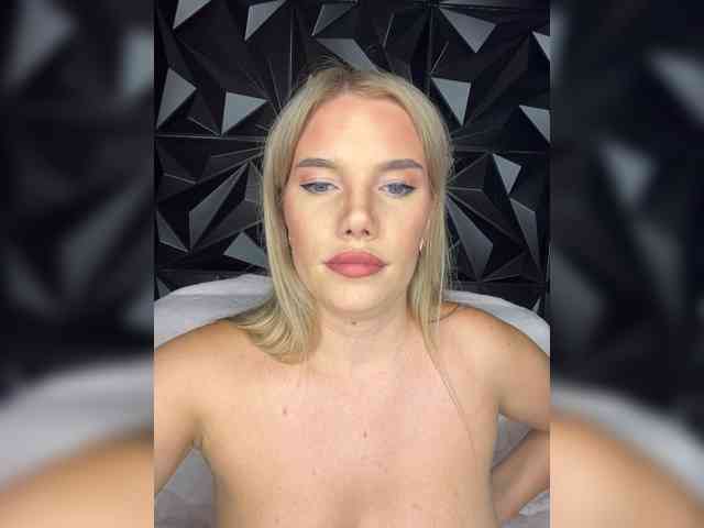 LYALYAtop webcam