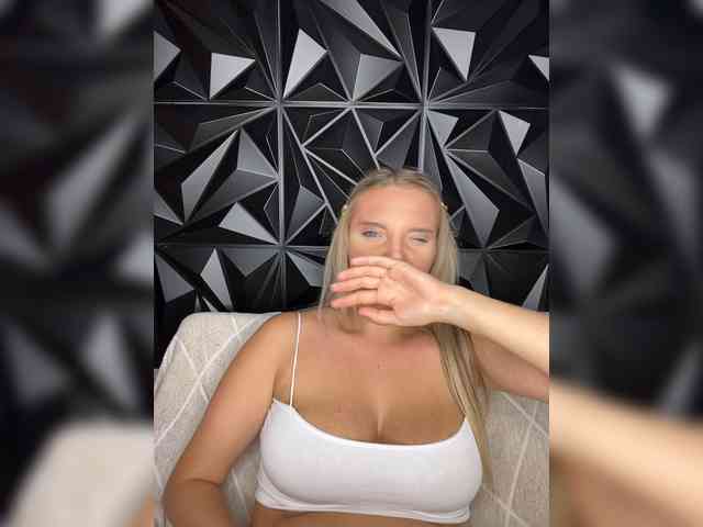 LYALYAtop webcam