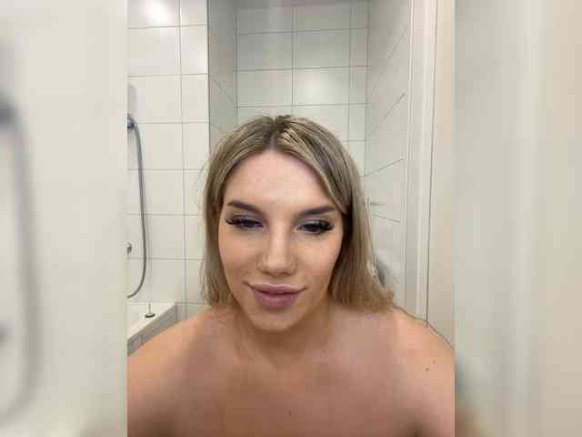 LYALYAtop webcam