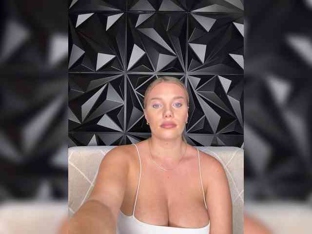 LYALYAtop webcam