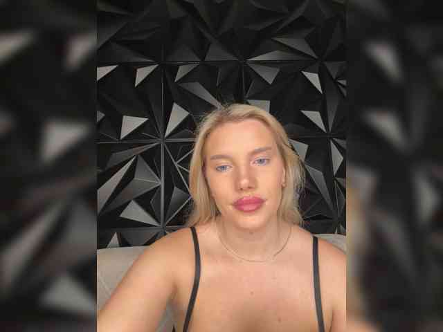 LYALYAtop