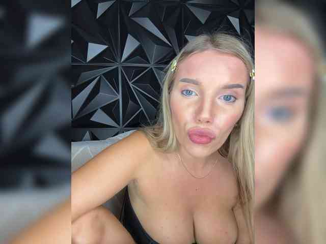 LYALYAtop webcam