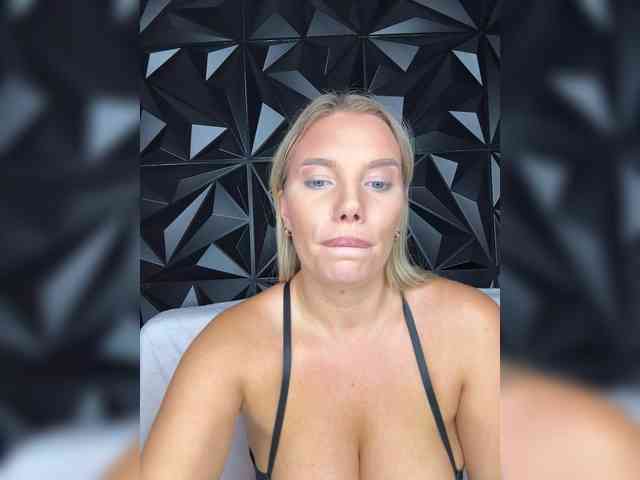 LYALYAtop webcam