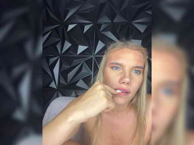 LYLAtop Sex Cam Show