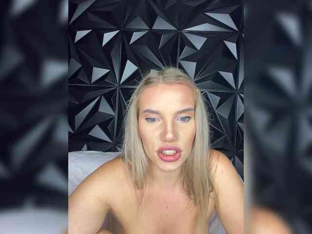 LYLAtop Sex Cam Show