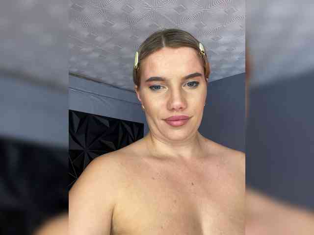 LYALYAtop webcam