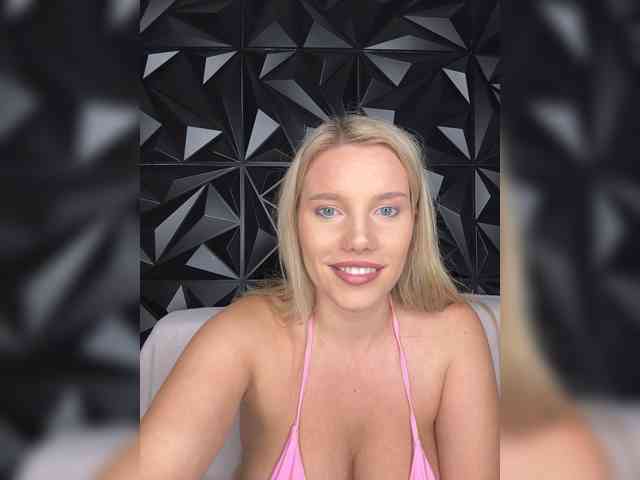 LYALYAtop webcam