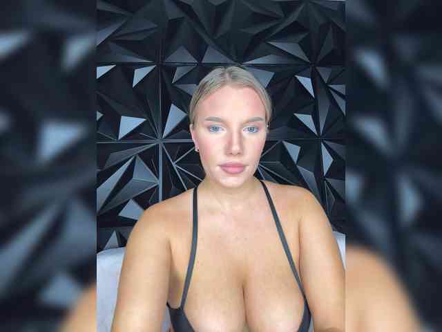 LYALYAtop webcam