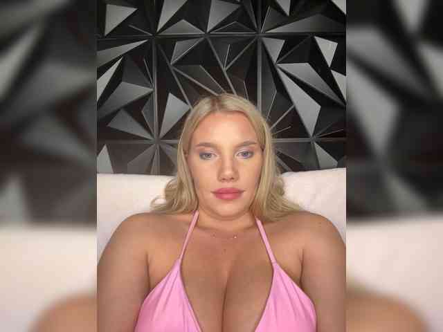 LYALYAtop webcam