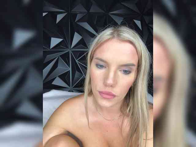 LYALYAtop webcam