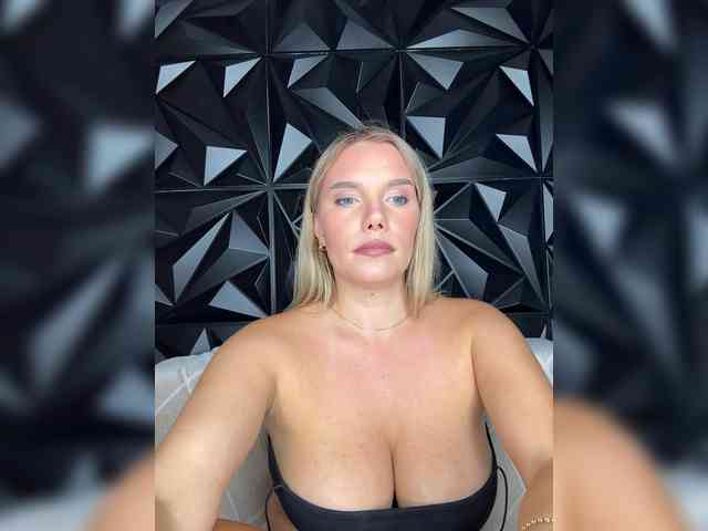 LYALYAtop webcam