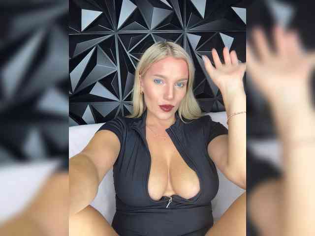 LYALYAtop webcam