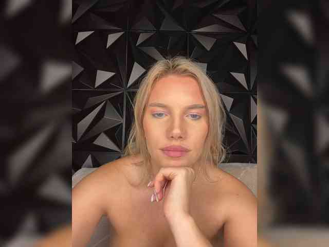 LYALYAtop webcam
