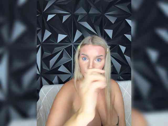 LYALYAtop webcam